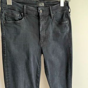 MOTHER DENIM Looker Fray Ankle Style